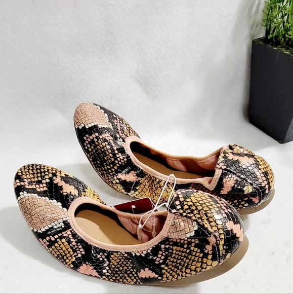 So Peach Snake Print Round Toe Casual Flats Size 8.5 - Picture 8 of 8